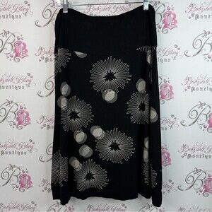 Maya skirt fireworks flowers flowy Black and White Floral A-Line Skirt